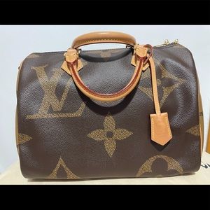 SOLD💯 Limited Edition Louis Vuitton Giant Reverse Monogram Speedy 30